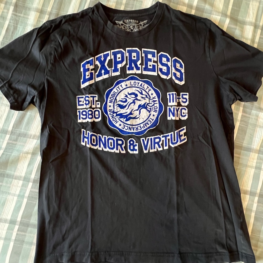 Men’s express tshirt. Size xxl but shrunk so it fits like and xl